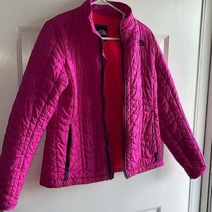 Women’s quilted North Face lightweight jacket